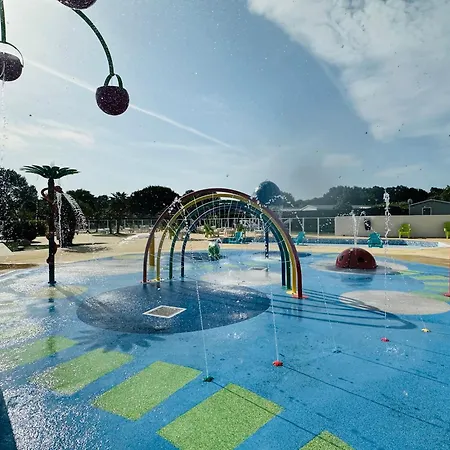 Les Charmettes Mobilhome Neuf 3 Ch - 2 Sdb Climatise - Terrasse Totalement Abritee - Locsweethome *