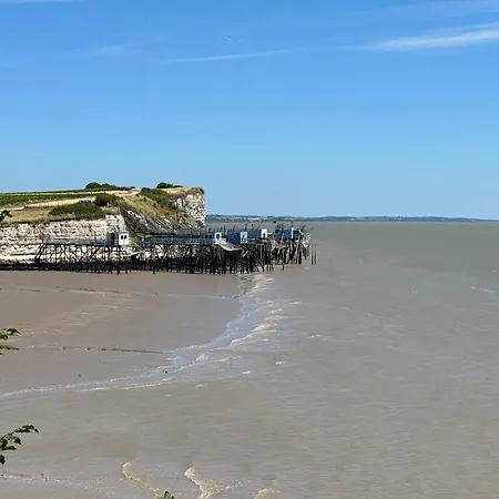 Les Charmettes Mobilhome Neuf 3 Ch - 2 Sdb Climatise - Terrasse Totalement Abritee - Locsweethome