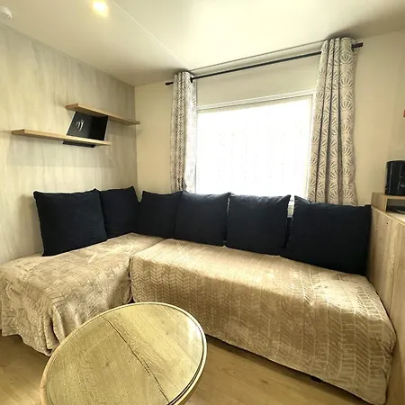 Les Charmettes Mobilhome Neuf 3 Ch - 2 Sdb Climatise - Terrasse Totalement Abritee - Locsweethome