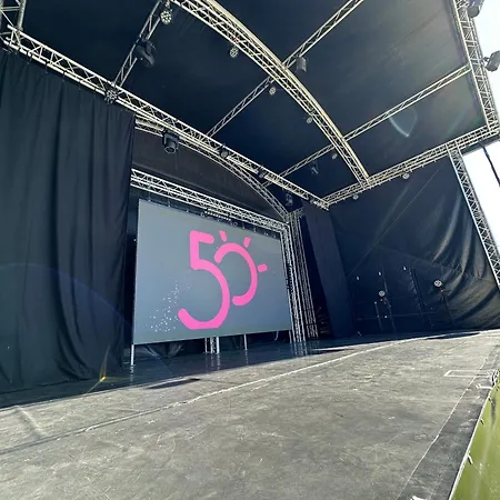 Les Charmettes Mobilhome Neuf 3 Ch - 2 Sdb Climatise - Terrasse Totalement Abritee - Locsweethome