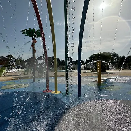 Les Charmettes Mobilhome Neuf 3 Ch - 2 Sdb Climatise - Terrasse Totalement Abritee - Locsweethome