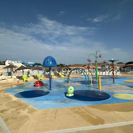 Les Charmettes Mobilhome Neuf 3 Ch - 2 Sdb Climatise - Terrasse Totalement Abritee - Locsweethome Domek alpejski Les Mathes