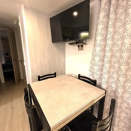 Les Charmettes Mobilhome Neuf 3 Ch - 2 Sdb Climatise - Terrasse Totalement Abritee - Locsweethome Les Mathes