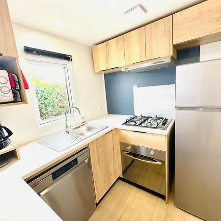 Les Charmettes Mobilhome Neuf 3 Ch - 2 Sdb Climatise - Terrasse Totalement Abritee - Locsweethome レ・マトゥ