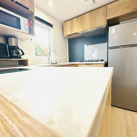 Les Charmettes Mobilhome Neuf 3 Ch - 2 Sdb Climatise - Terrasse Totalement Abritee - Locsweethome レ・マトゥ