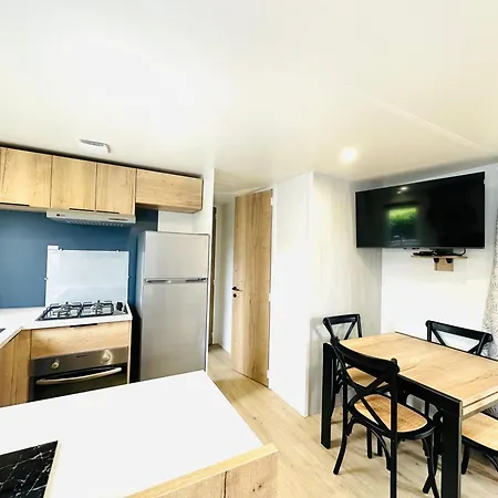 Les Charmettes Mobilhome Neuf 3 Ch - 2 Sdb Climatise - Terrasse Totalement Abritee - Locsweethome בקתה לס מתה