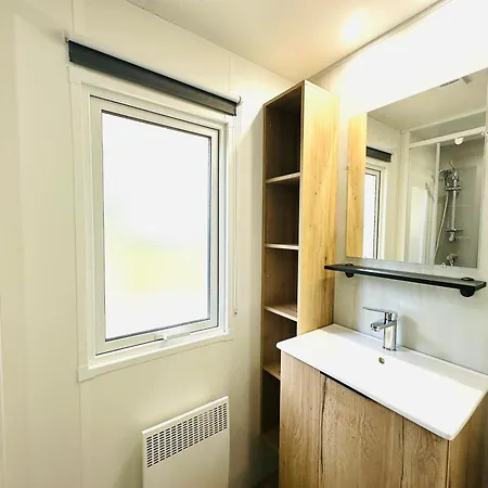 Alpehytte Les Charmettes Mobilhome Neuf 3 Ch - 2 Sdb Climatise - Terrasse Totalement Abritee - Locsweethome