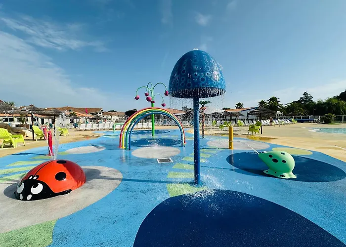 Les Charmettes Mobilhome Neuf 3 Ch - 2 Sdb Climatise - Terrasse Totalement Abritee - Locsweethome レ・マトゥ