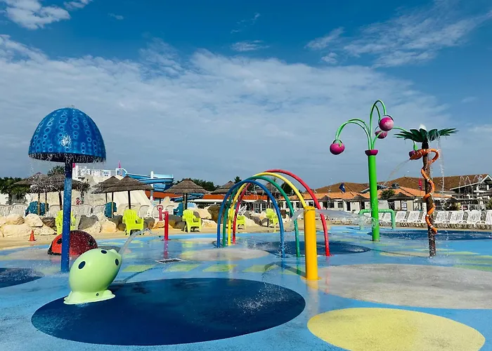 Les Charmettes Mobilhome Neuf 3 Ch - 2 Sdb Climatise - Terrasse Totalement Abritee - Locsweethome レ・マトゥ