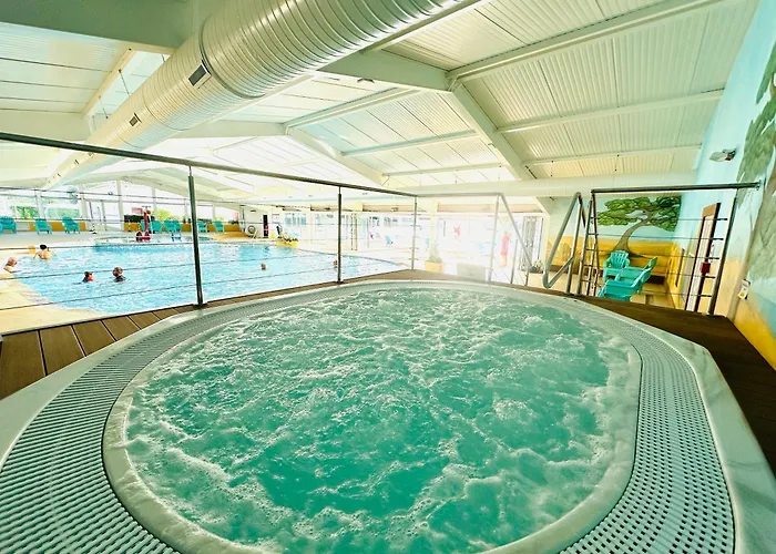 シャレー Les Charmettes Mobilhome Neuf 3 Ch - 2 Sdb Climatise - Terrasse Totalement Abritee - Locsweethome レ・マトゥ