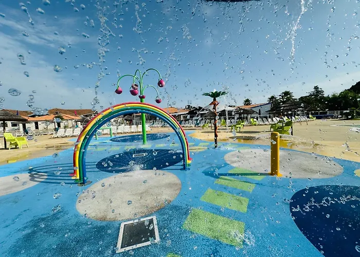 Les Charmettes Mobilhome Neuf 3 Ch - 2 Sdb Climatise - Terrasse Totalement Abritee - Locsweethome シャレー