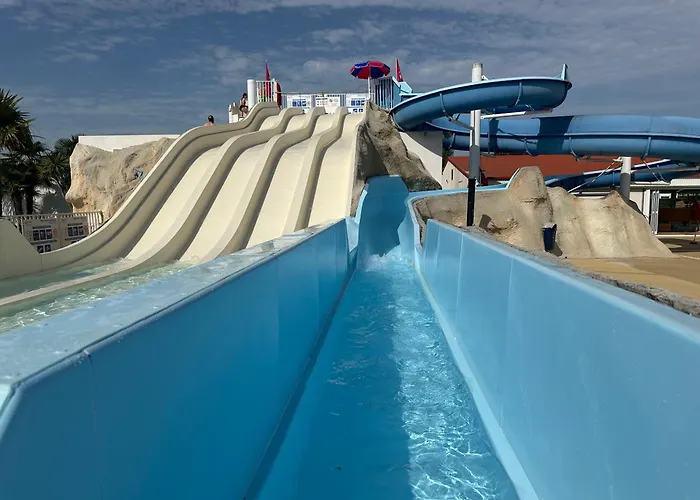 Les Charmettes Mobilhome Neuf 3 Ch - 2 Sdb Climatise - Terrasse Totalement Abritee - Locsweethome * レ・マトゥ