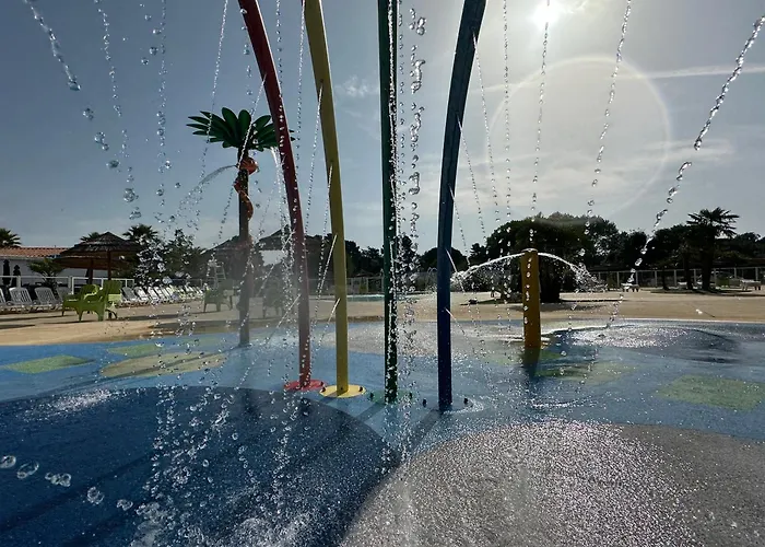 Les Charmettes Mobilhome Neuf 3 Ch - 2 Sdb Climatise - Terrasse Totalement Abritee - Locsweethome