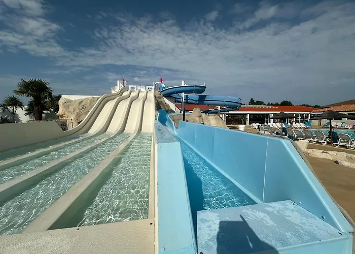 Les Charmettes Mobilhome Neuf 3 Ch - 2 Sdb Climatise - Terrasse Totalement Abritee - Locsweethome