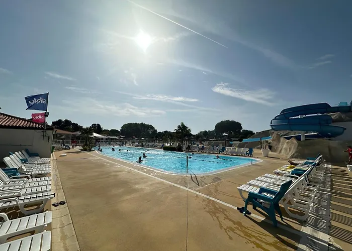 Les Charmettes Mobilhome Neuf 3 Ch - 2 Sdb Climatise - Terrasse Totalement Abritee - Locsweethome * レ・マトゥ