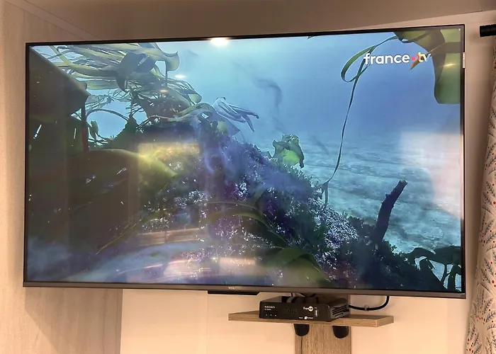 Les Charmettes Mobilhome Neuf 3 Ch - 2 Sdb Climatise - Terrasse Totalement Abritee - Locsweethome シャレー *