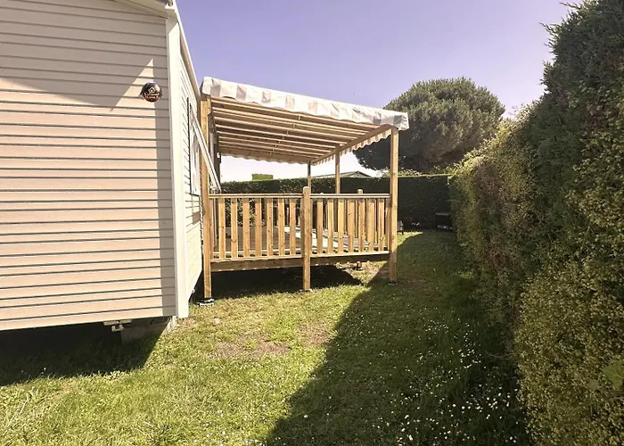 Les Charmettes Mobilhome Neuf 3 Ch - 2 Sdb Climatise - Terrasse Totalement Abritee - Locsweethome