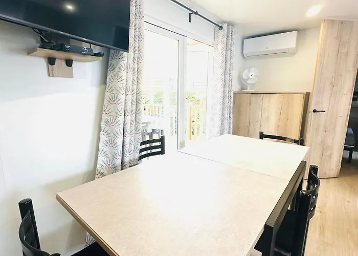 Les Charmettes Mobilhome Neuf 3 Ch - 2 Sdb Climatise - Terrasse Totalement Abritee - Locsweethome