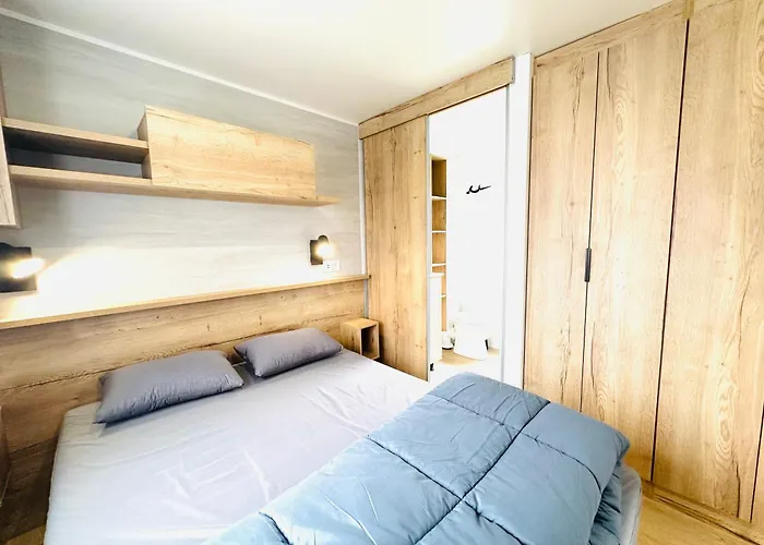 Les Charmettes Mobilhome Neuf 3 Ch - 2 Sdb Climatise - Terrasse Totalement Abritee - Locsweethome