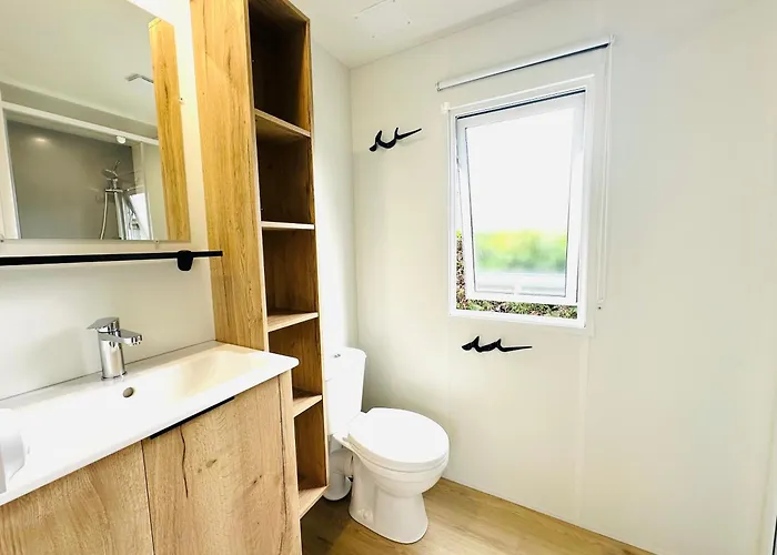 Les Charmettes Mobilhome Neuf 3 Ch - 2 Sdb Climatise - Terrasse Totalement Abritee - Locsweethome シャレー